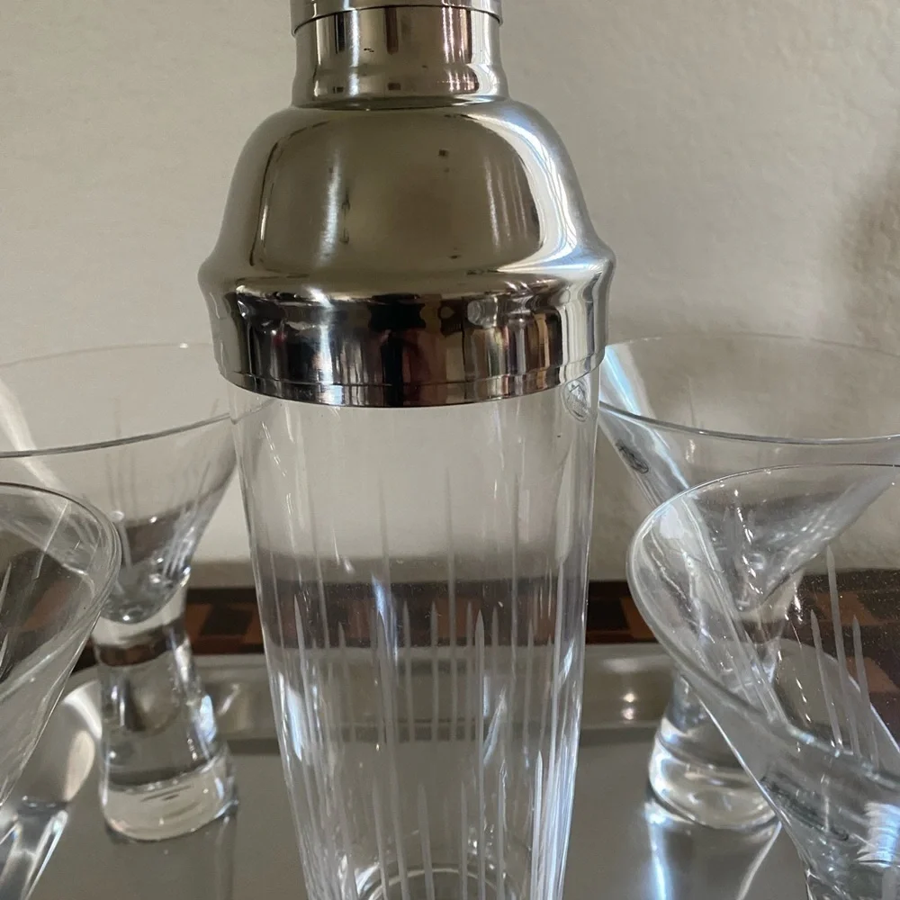 Home Essentials Hex 11  Set 4 Martini Etched Glasses Cocktail Shaker and Tray
